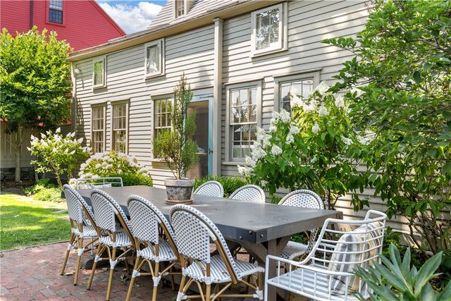 22 Bridge Street, Newport, RI 02840