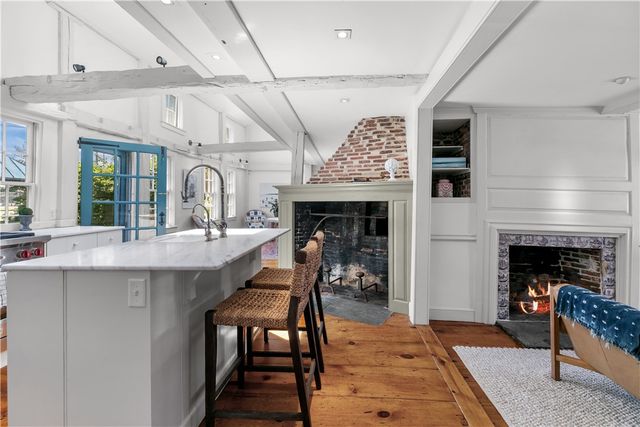 22 Bridge Street, Newport, RI 02840