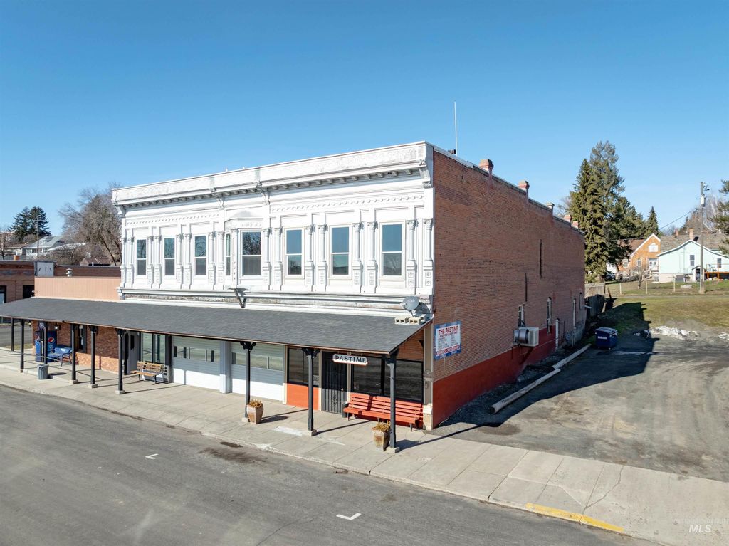 132 E Walnut St., Genesee, ID 83832