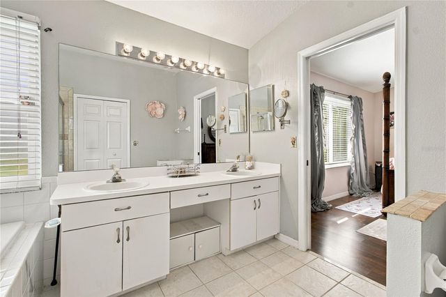34906 TEEVIEW LANE, Zephyrhills, FL 33541