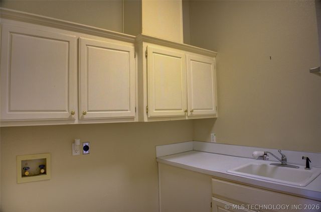 1818 E Lee Avenue, Sapulpa, OK 74066