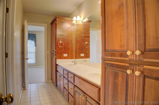 1818 E Lee Avenue, Sapulpa, OK 74066