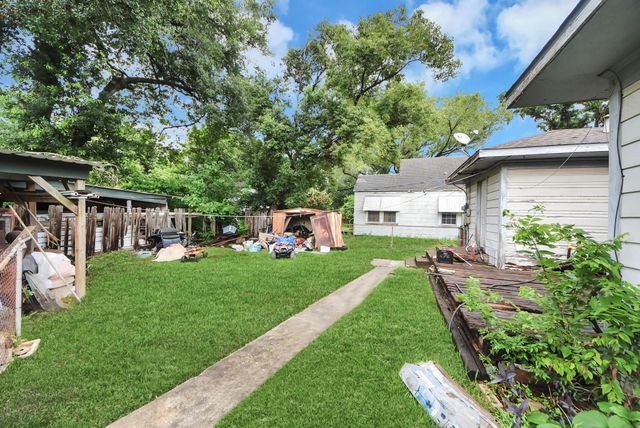 8311 Glenview Drive, Houston, TX 77017