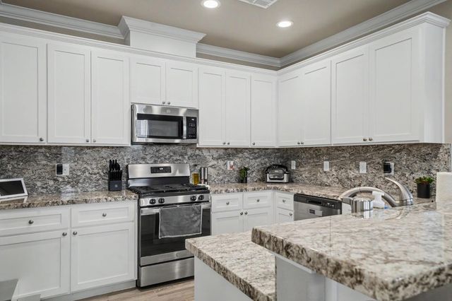 650 Morning Glory Cir, Ione, CA 95640