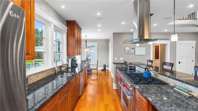3 Doris Terrace, Newport, RI 02840