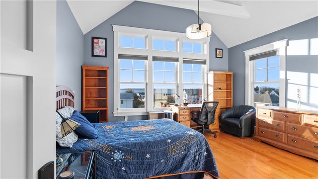 3 Doris Terrace, Newport, RI 02840