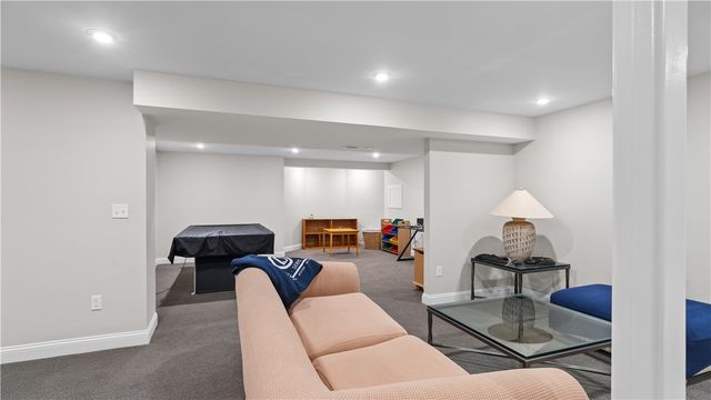 3 Doris Terrace, Newport, RI 02840