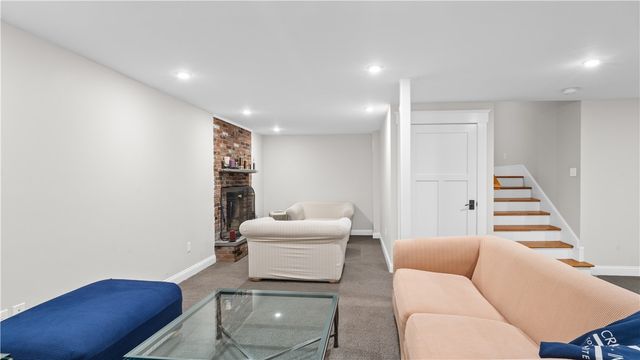 3 Doris Terrace, Newport, RI 02840