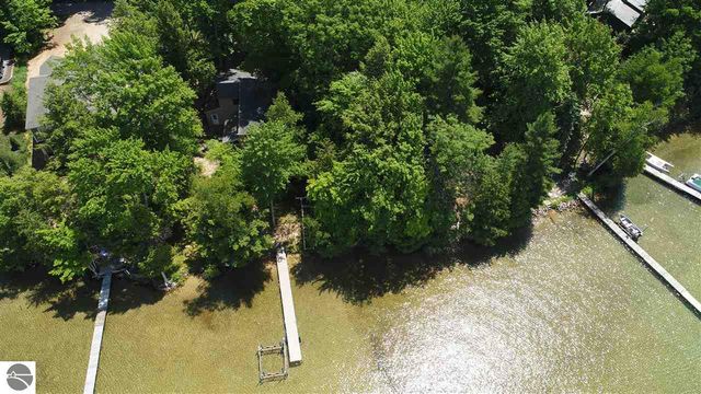 1335 W Outer Drive, Traverse City, MI 49685