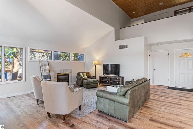 1335 W Outer Drive, Traverse City, MI 49685