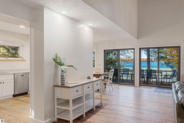 1335 W Outer Drive, Traverse City, MI 49685