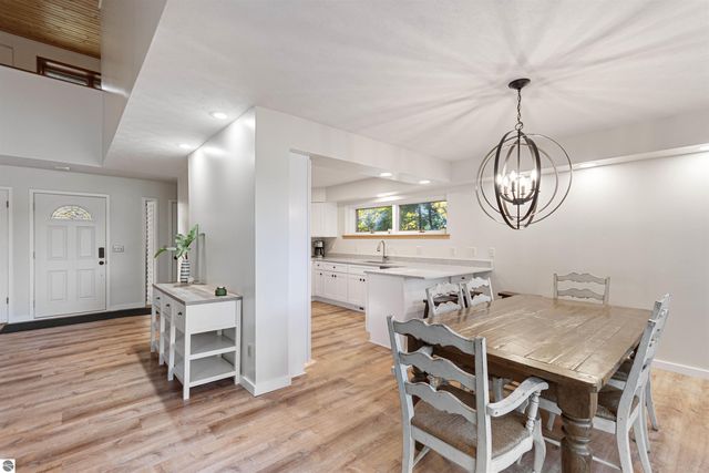 1335 W Outer Drive, Traverse City, MI 49685