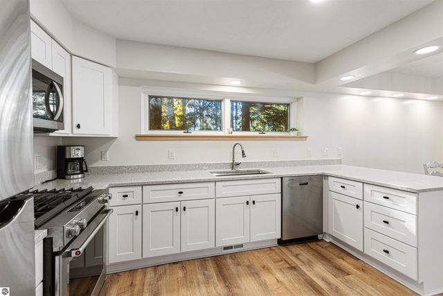 1335 W Outer Drive, Traverse City, MI 49685