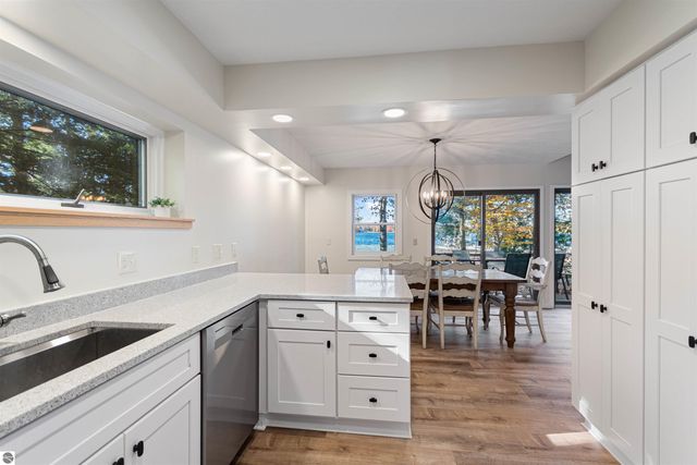 1335 W Outer Drive, Traverse City, MI 49685