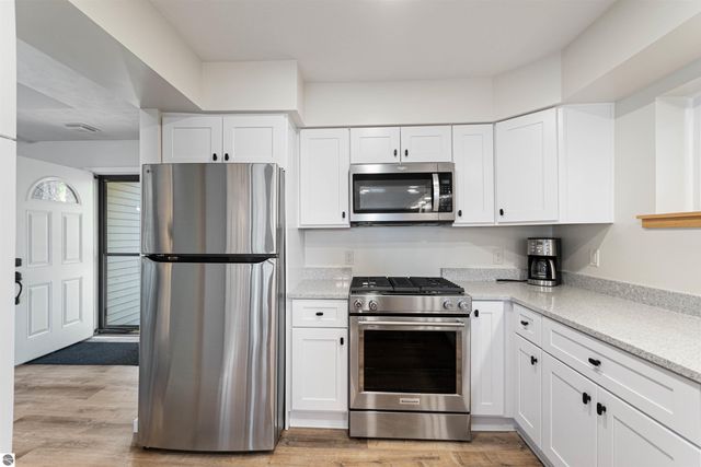 1335 W Outer Drive, Traverse City, MI 49685