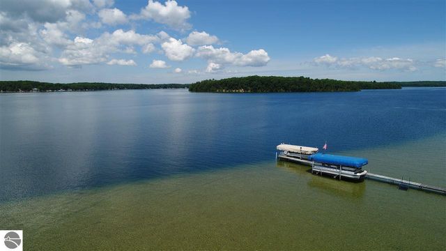 1335 W Outer Drive, Traverse City, MI 49685