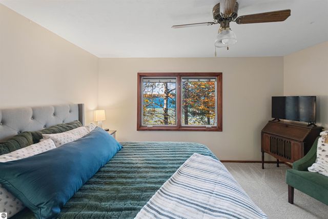 1335 W Outer Drive, Traverse City, MI 49685