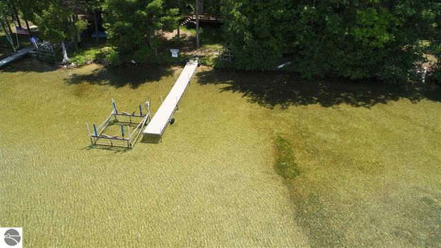 1335 W Outer Drive, Traverse City, MI 49685