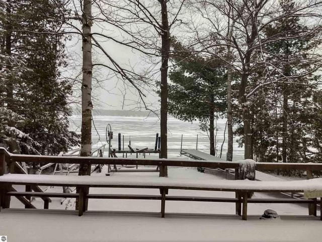 1335 W Outer Drive, Traverse City, MI 49685