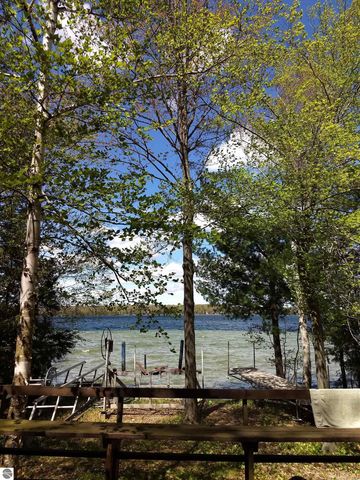 1335 W Outer Drive, Traverse City, MI 49685