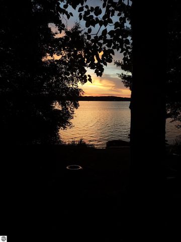 1335 W Outer Drive, Traverse City, MI 49685