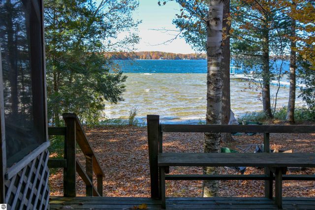 1335 W Outer Drive, Traverse City, MI 49685