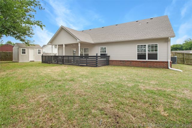 2602 SW Wolf Run Drive, Claremore, OK 74019