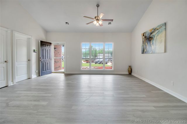 2602 SW Wolf Run Drive, Claremore, OK 74019