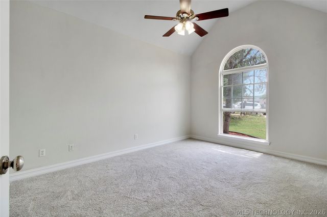 2602 SW Wolf Run Drive, Claremore, OK 74019