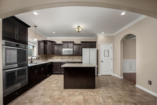 940 Smoots Dr, Clarksville, TN 37042