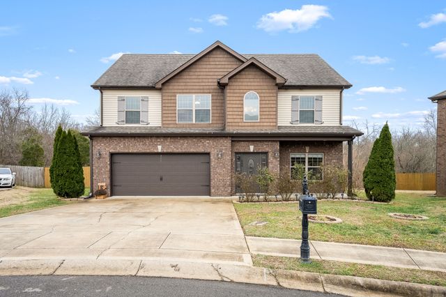 940 Smoots Dr, Clarksville, TN 37042