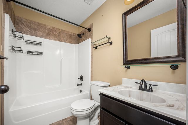 940 Smoots Dr, Clarksville, TN 37042