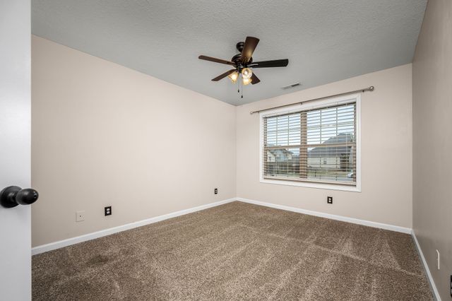 940 Smoots Dr, Clarksville, TN 37042