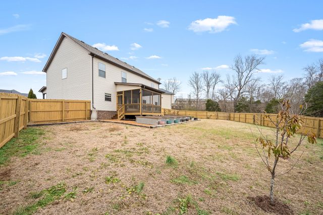 940 Smoots Dr, Clarksville, TN 37042