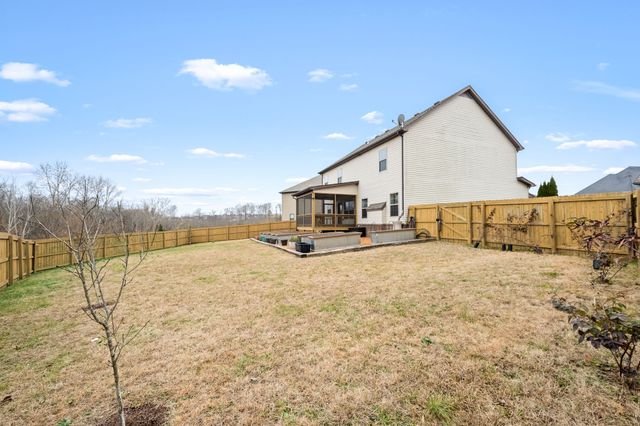 940 Smoots Dr, Clarksville, TN 37042