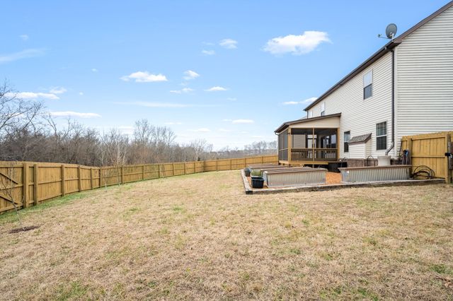 940 Smoots Dr, Clarksville, TN 37042