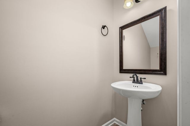 940 Smoots Dr, Clarksville, TN 37042