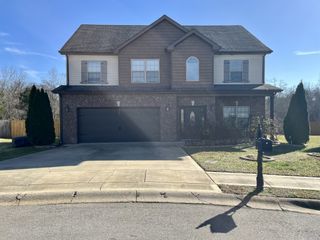 940 Smoots Dr, Clarksville, TN 37042