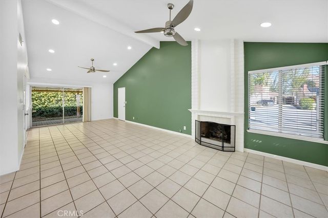 25897 Ramillo, Valencia, CA 91355