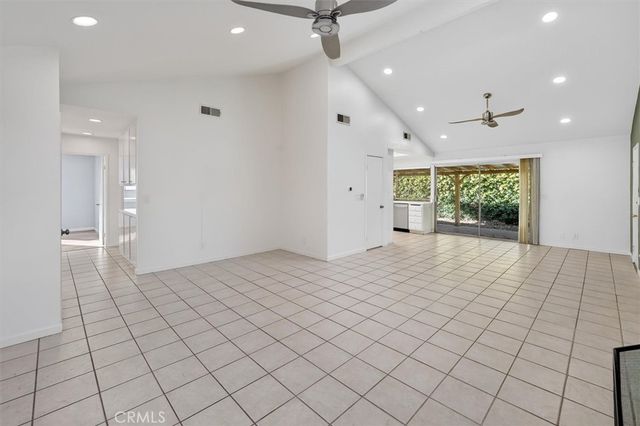 25897 Ramillo, Valencia, CA 91355