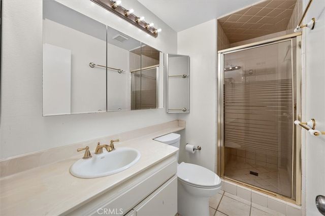 25897 Ramillo, Valencia, CA 91355