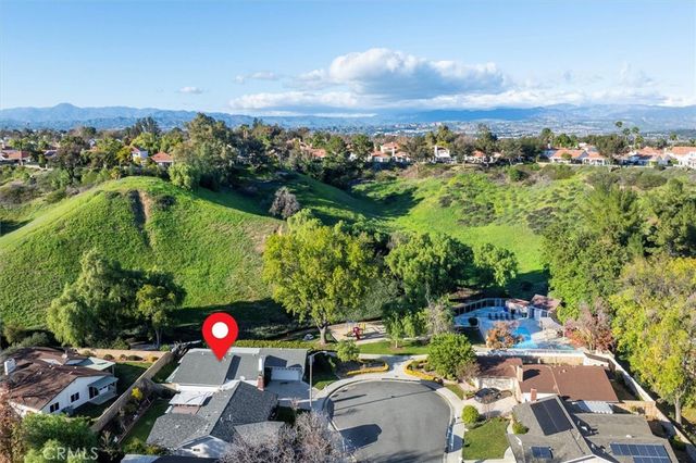 25897 Ramillo, Valencia, CA 91355