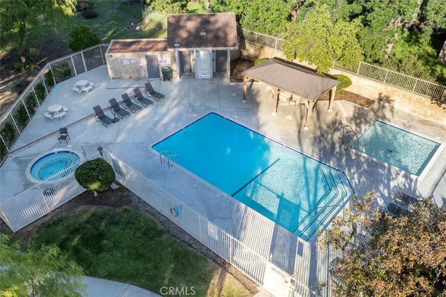 25897 Ramillo, Valencia, CA 91355