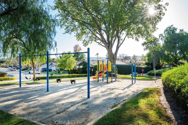 25897 Ramillo, Valencia, CA 91355