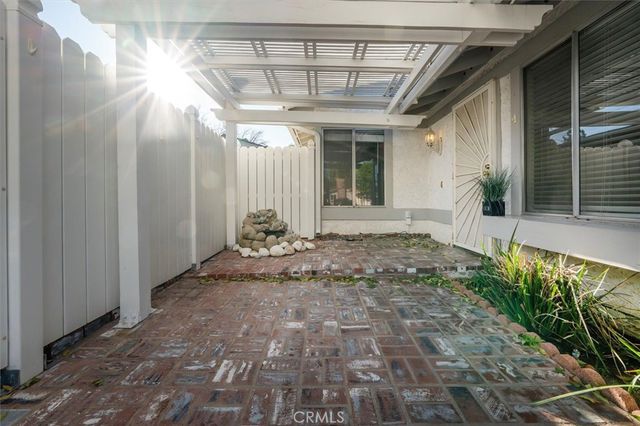 25897 Ramillo, Valencia, CA 91355