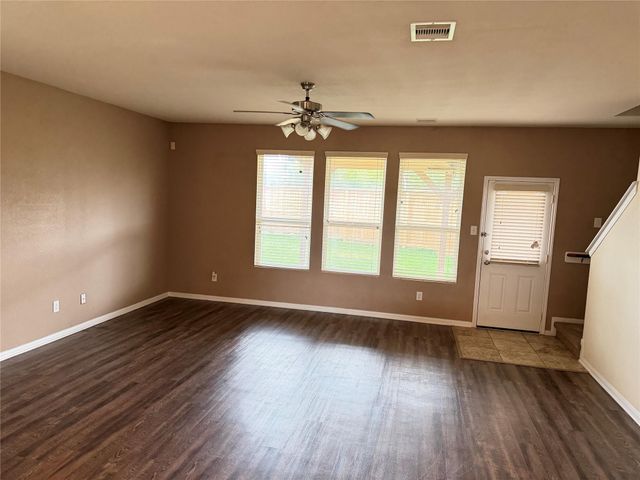 2307 Cloudy Bay Drive, Fresno, TX 77545