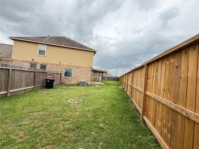 2307 Cloudy Bay Drive, Fresno, TX 77545