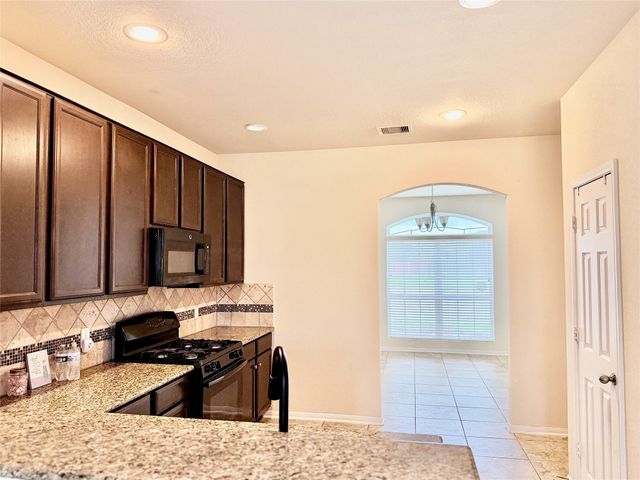 2307 Cloudy Bay Drive, Fresno, TX 77545