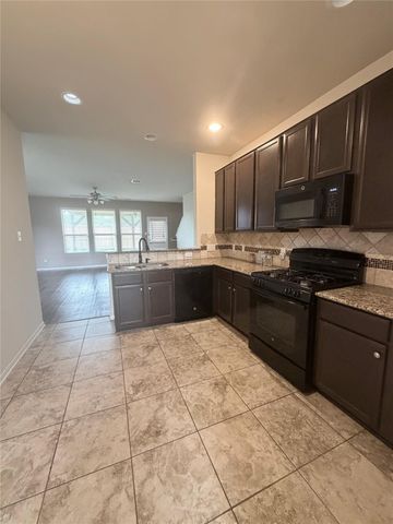 2307 Cloudy Bay Drive, Fresno, TX 77545