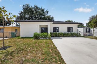 2270 Service Rd, Opa-locka, FL 33054
